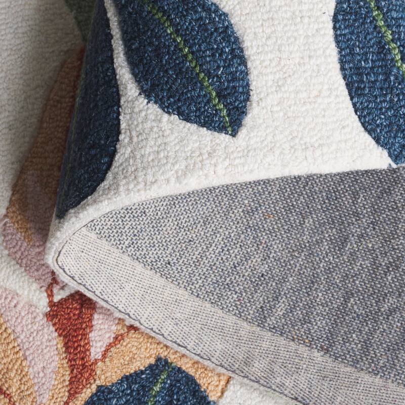 SAFAVIEH Handmade Jardin Annaros Floral Wool Rug
