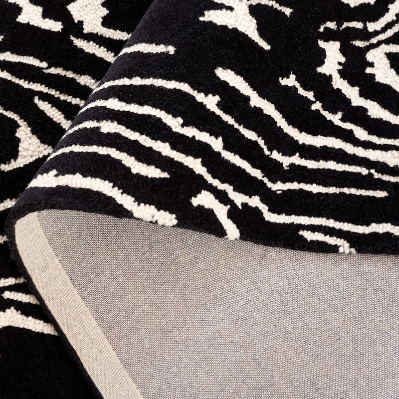 SAFAVIEH Handmade Ebony Thouraya Modern & Contemporary Wool Rug