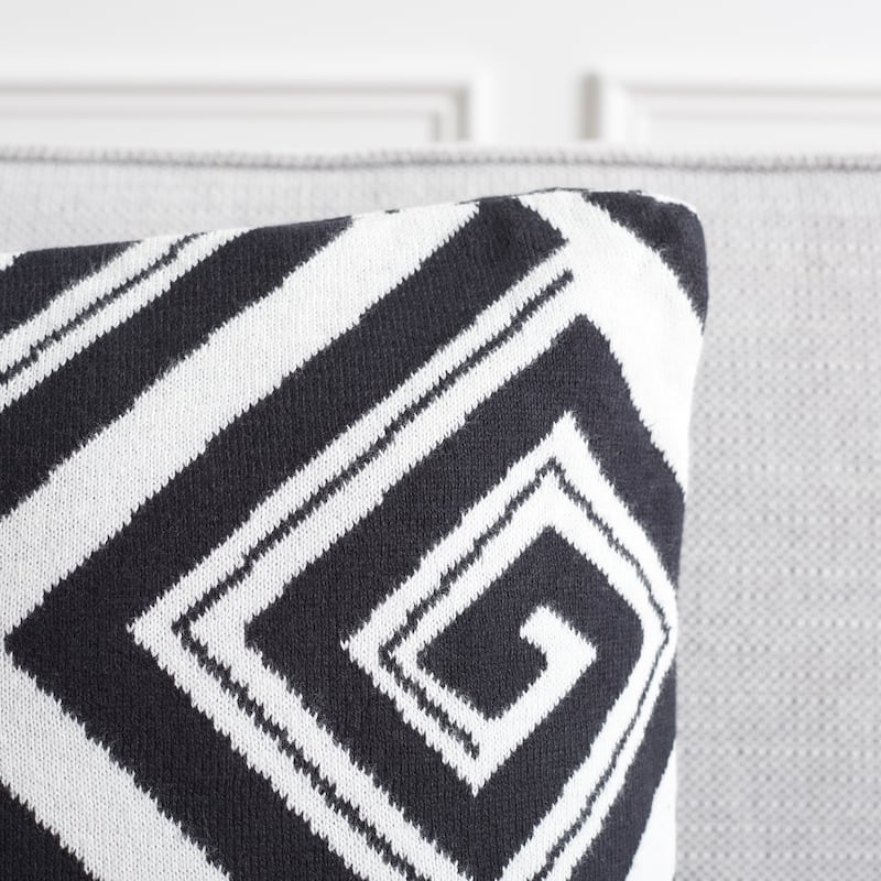 SAFAVIEH Francien 18-inch Square Decorative Throw Accent Pillow with Insert (Set of 2)