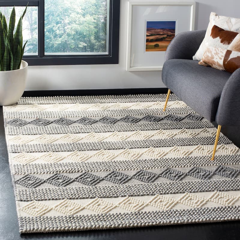SAFAVIEH Handmade Natura Ricah Wool Rug - 6' x 9' - Grey/Ivory