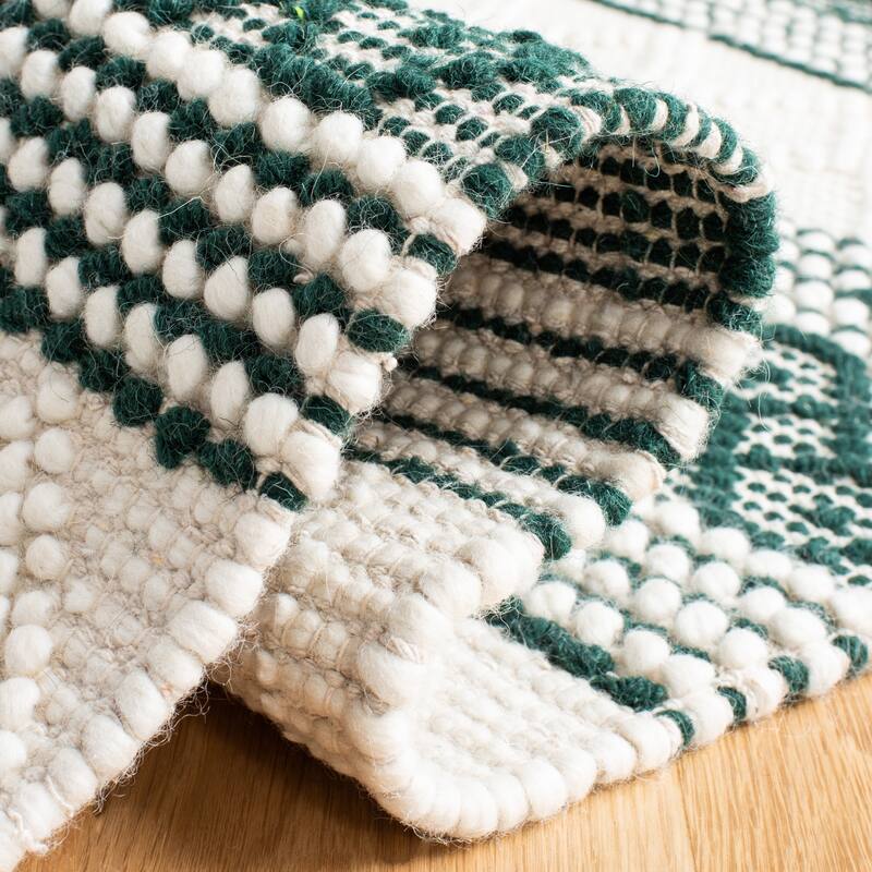 SAFAVIEH Handmade Natura Sheetal Moroccan Wool Rug