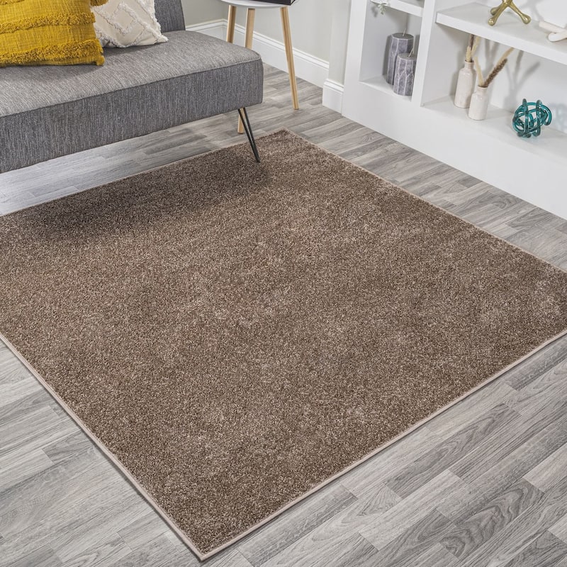 JONATHAN Y Tumbling Solid Low-Pile Area Rug - 5' Square - Brown