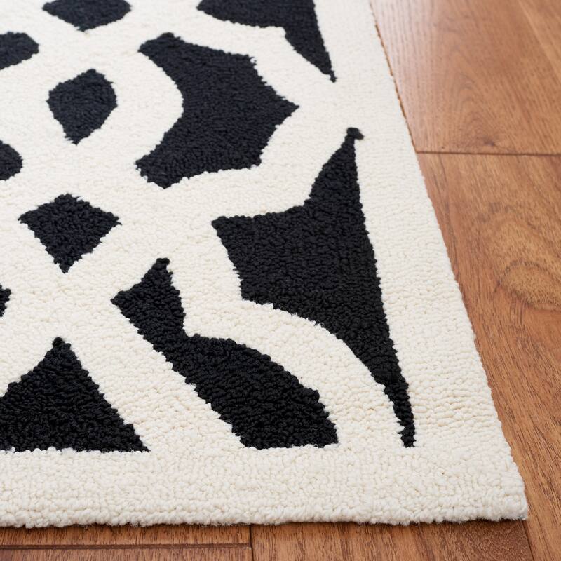 SAFAVIEH Handmade Four Seasons Nahlah Floral Rug