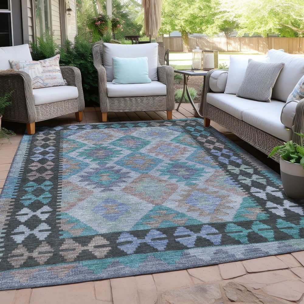 Machine Washable Indoor/ Outdoor Boho Global Chantille Rug