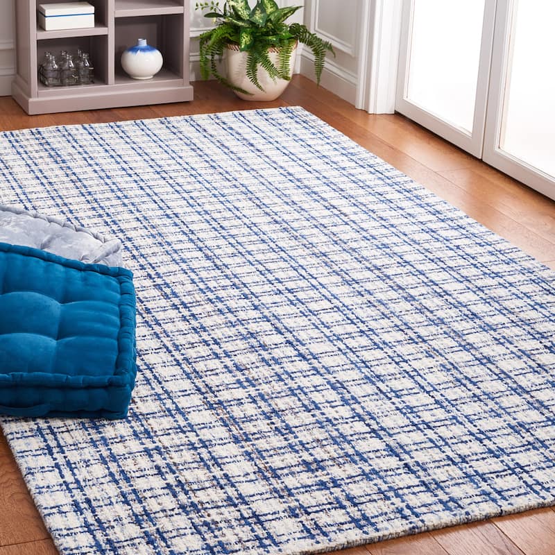 SAFAVIEH Handmade Abstract Subina Plaid Wool Rug - 6' x 9' - Blue/Ivory