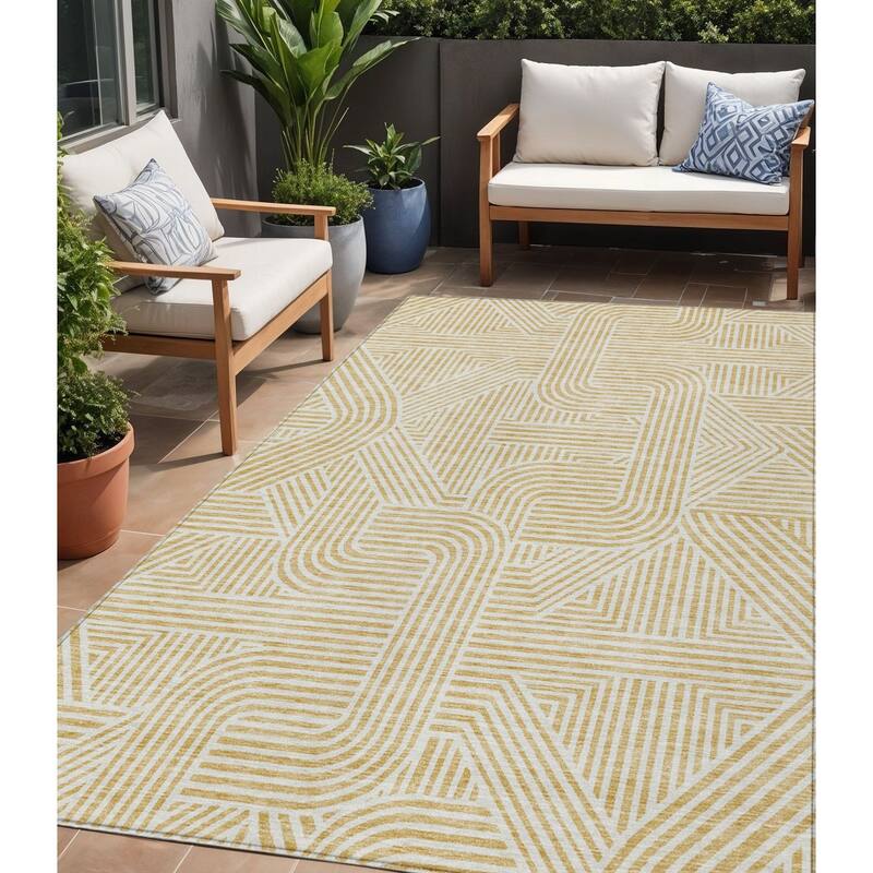 HomeRoots Abstract Transitional Rectangle Outdoor Rug - 5' X 8'
