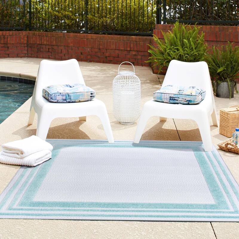 Outdoor Denver Collection Area Rug