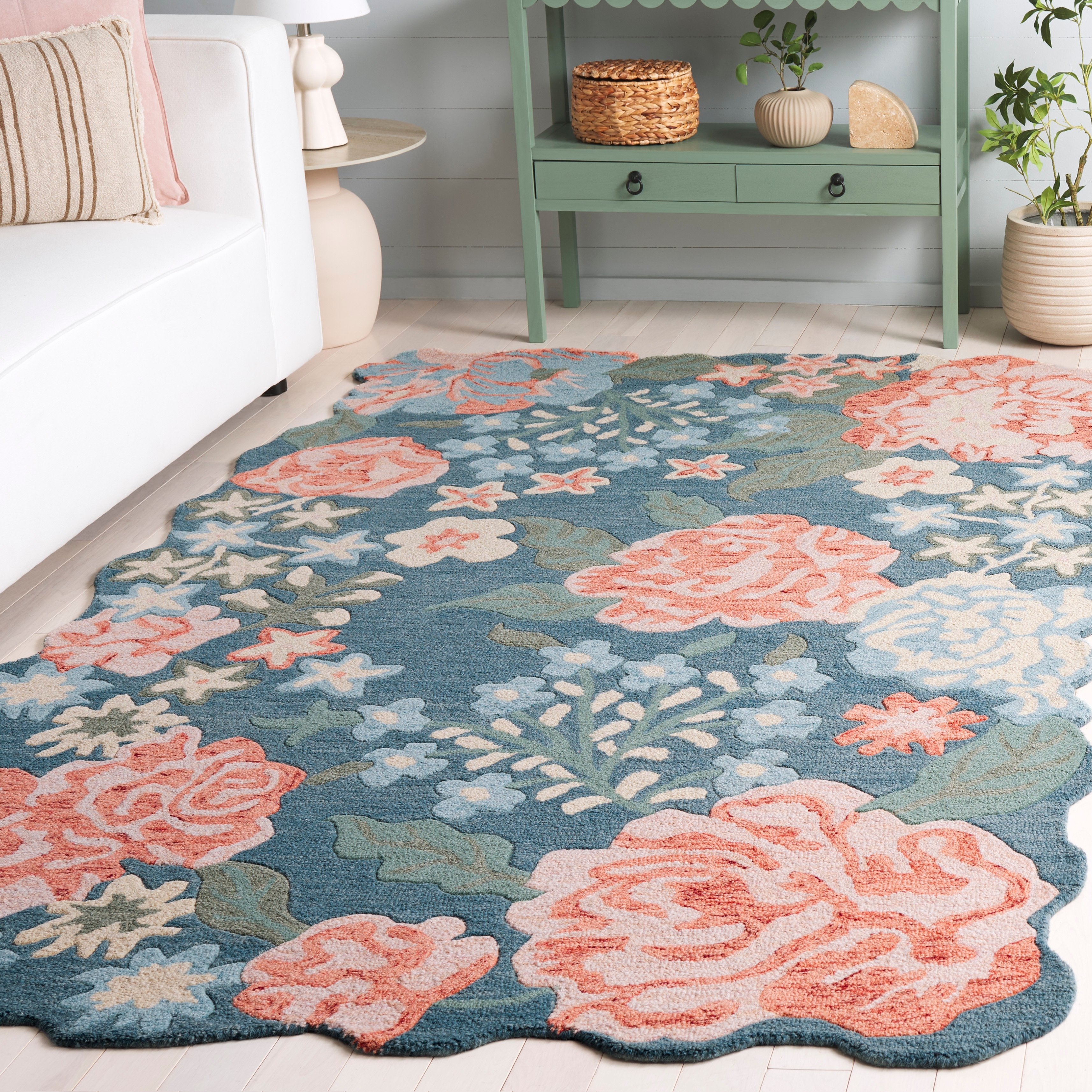 SAFAVIEH Handmade Jardin Pigi Floral Wool Rug - Bed Bath & Beyond