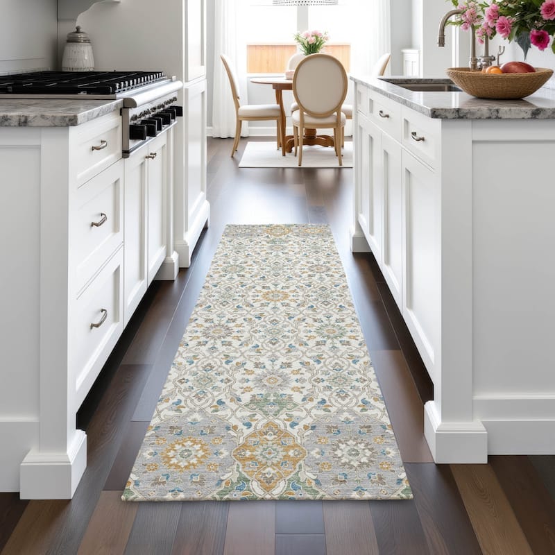 Machine Washable Indoor/Outdoor Traditional Masters Chantille Rug