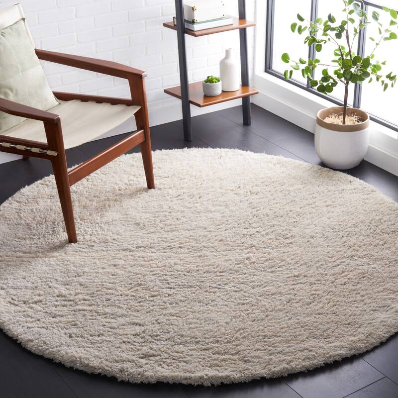 SAFAVIEH Handmade Casablanca Shag Valdis Wool Rug - 6' Round - Silver/Ivory