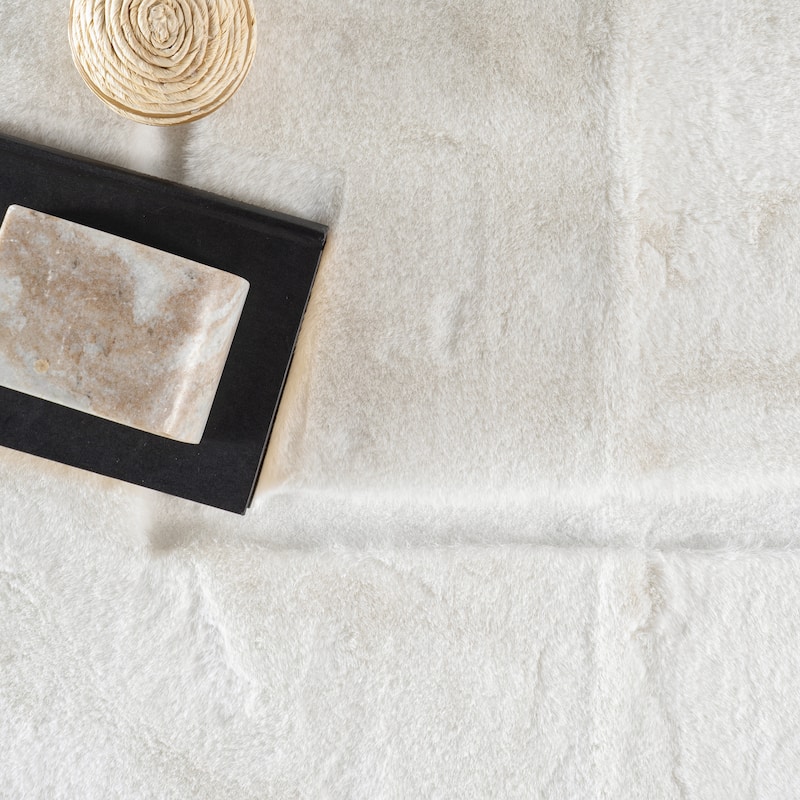 Nuloom Auralyn Solid Cloud Washable Area Rug