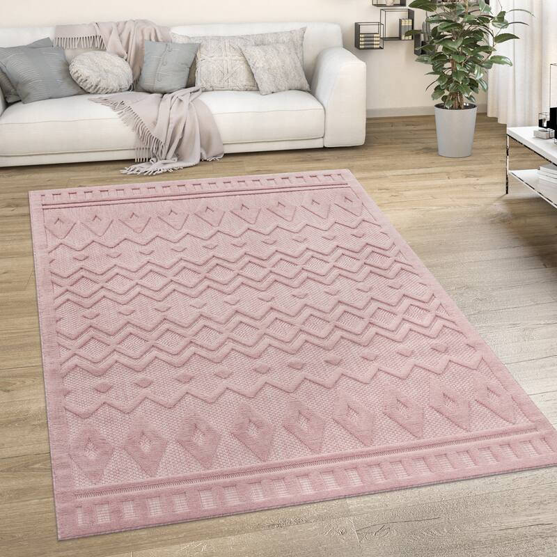 Indoor & Outdoor Rug With Geometric Trellis High-Low Pattern