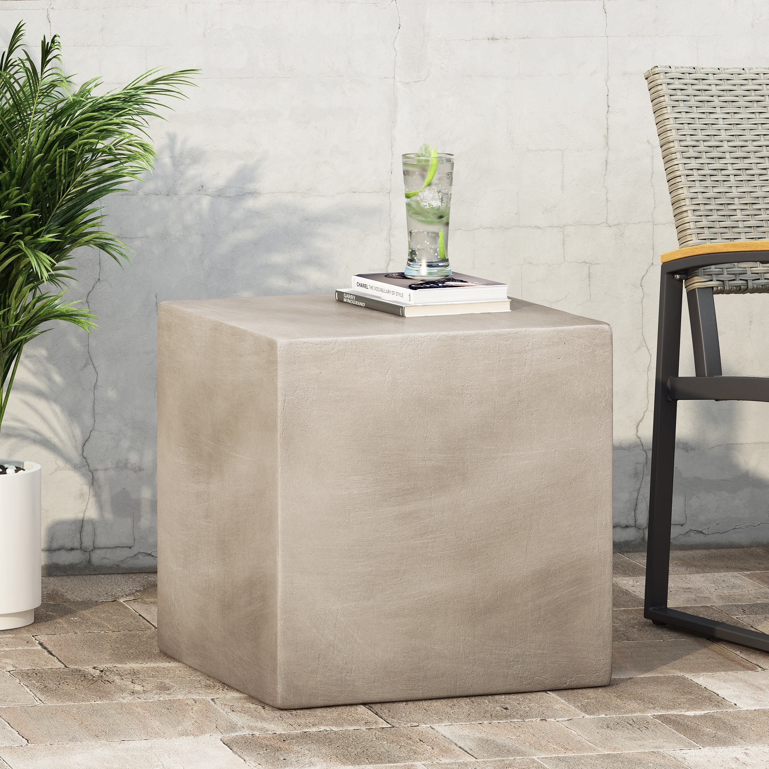 Modern plant stand table 2025