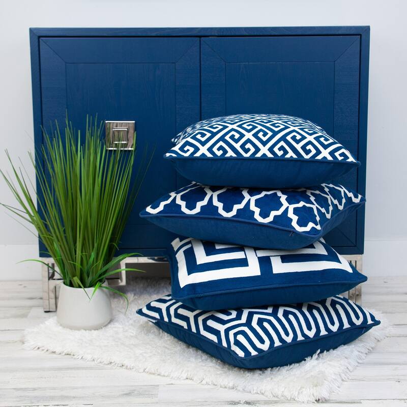 HomeRoots 18" X 18" Blue 100% Cotton Geometric Zippered Pillow