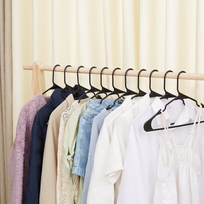 Javlergo 25/50 Pack Plastic Hanger, Space Saving Sturdy Heavy Duty Clothing Notched Hangers