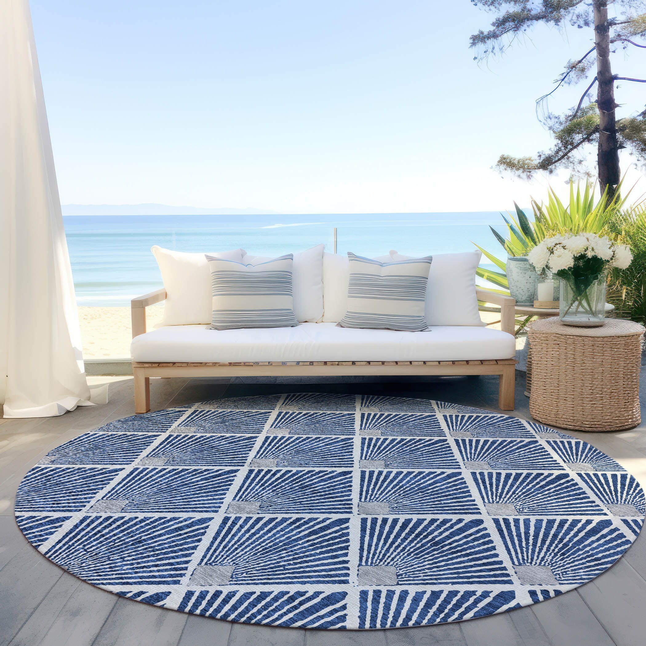 Machine Washable Indoor/ Outdoor Chantille Modern Shells Rug
