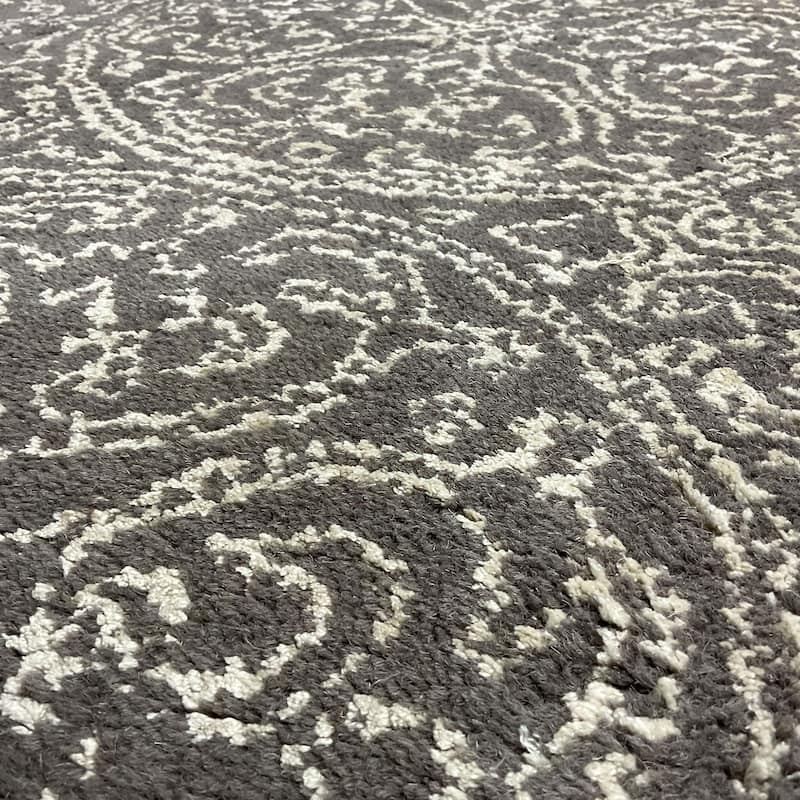 HERAT ORIENTAL Handmade Tibetan Wool Rug - 3' x 10'9