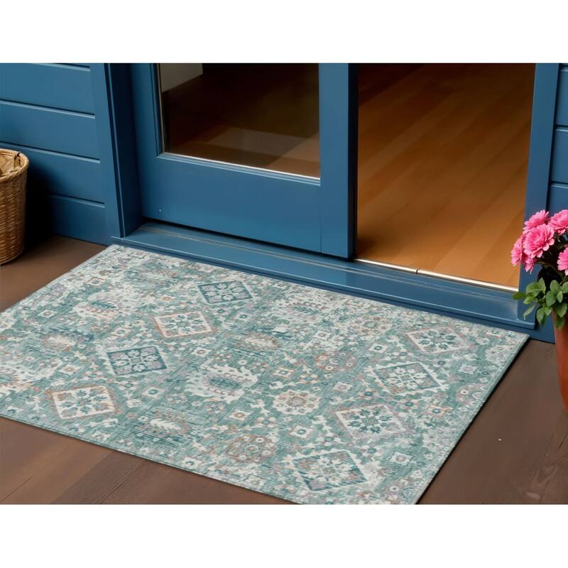 HomeRoots Floral Medallion Traditional Rectangle Outdoor Rug - 3' x 5'