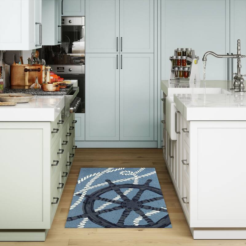 Liora Manne Frontporch Captain's Wheel Indoor/Outdoor Area Rug - 1'8" x 2'6" - Marine