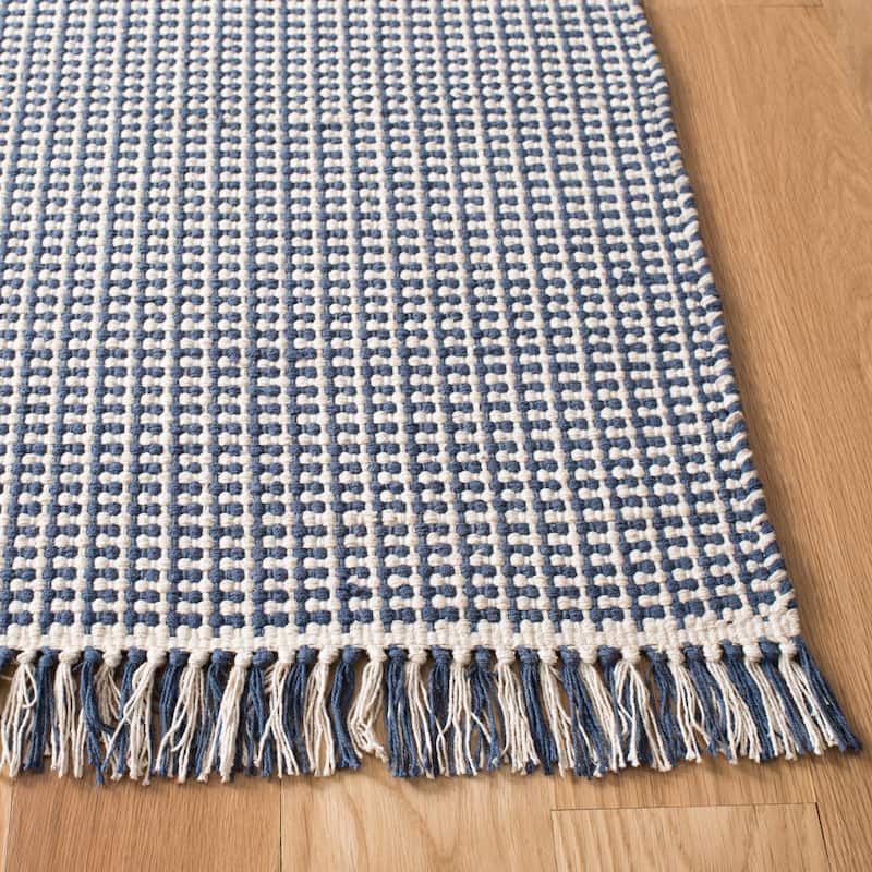 SAFAVIEH, Handmade Montauk Cliff Stripe Flatweave Cotton Fringe Rug