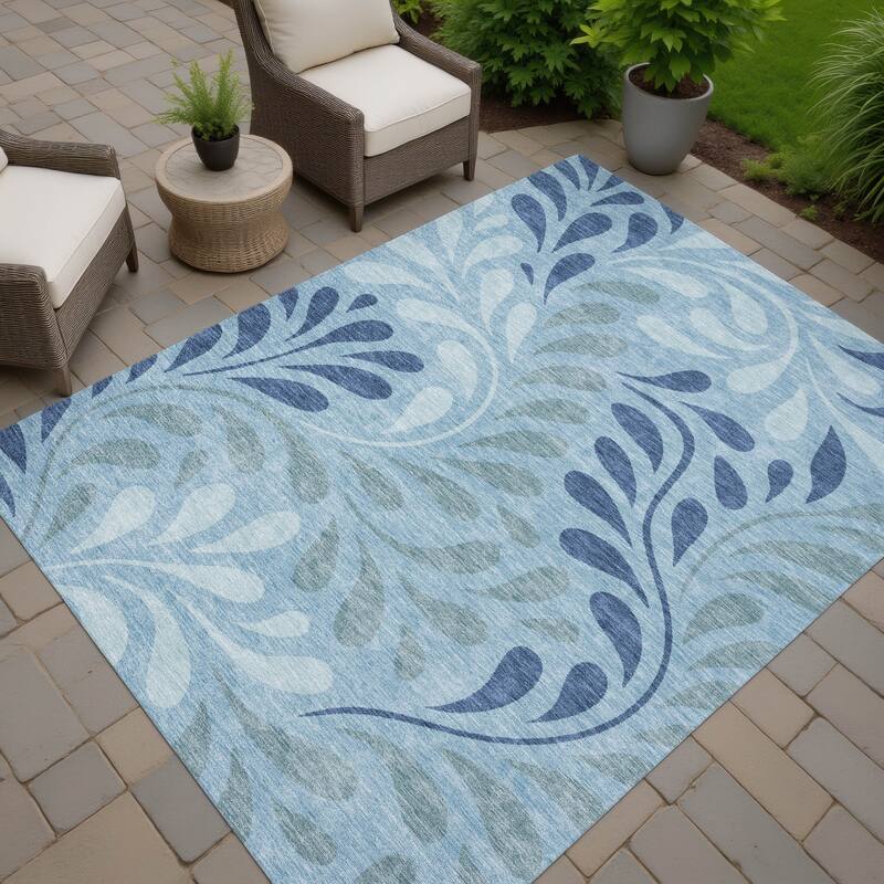 Machine Washable Indoor/ Outdoor Floral Arabesque Chantille Rug