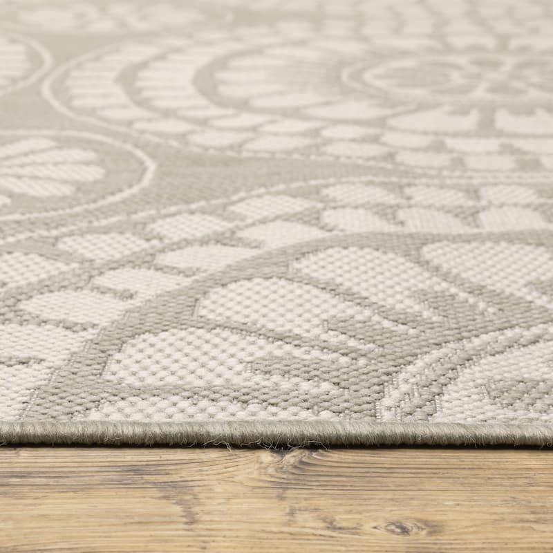 Vista Home Palmetto Floral Medallion Indoor/ Outdoor Area Rug