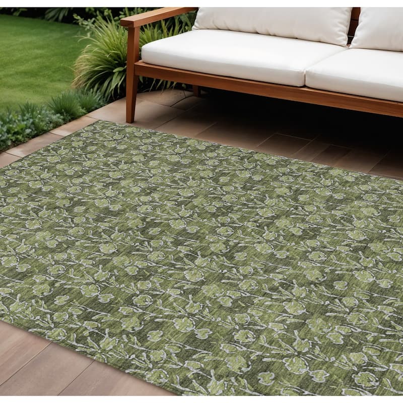 HomeRoots Floral Transitional Rectangle Outdoor Rug - 8' X 10'
