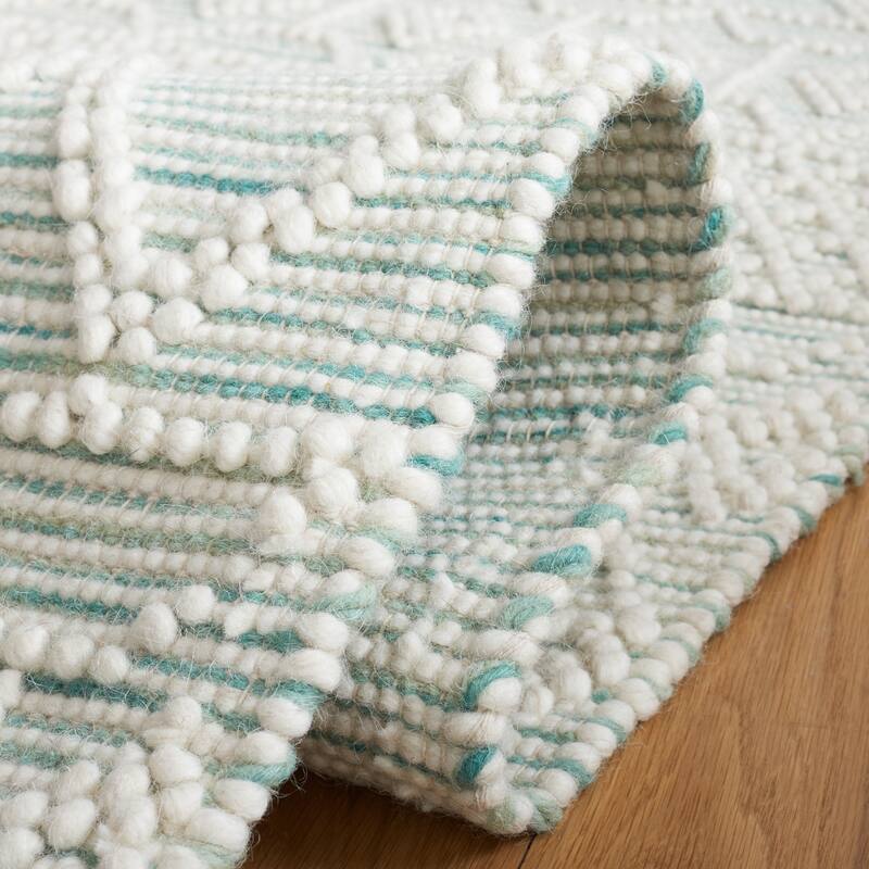 SAFAVIEH Handmade Natura Tobea Fringe Wool Rug