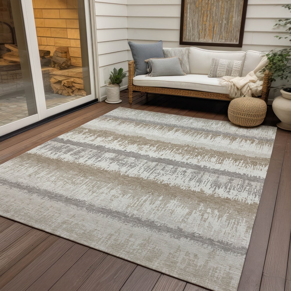 Machine Washable Indoor/ Outdoor Abstract Ombre Chantille Rug