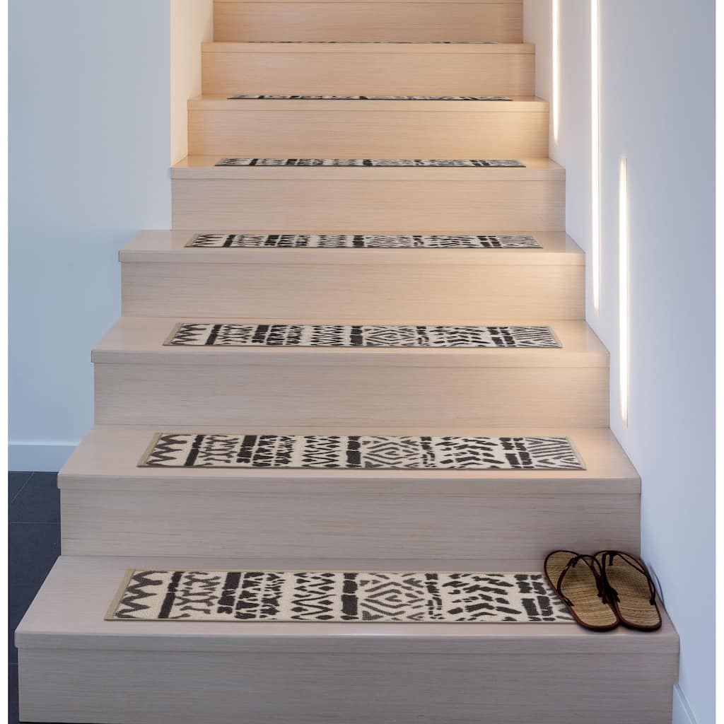World Rug Gallery Geometric Bohemian Design Brown/Tan 26-inch Non-slip Stair Treads