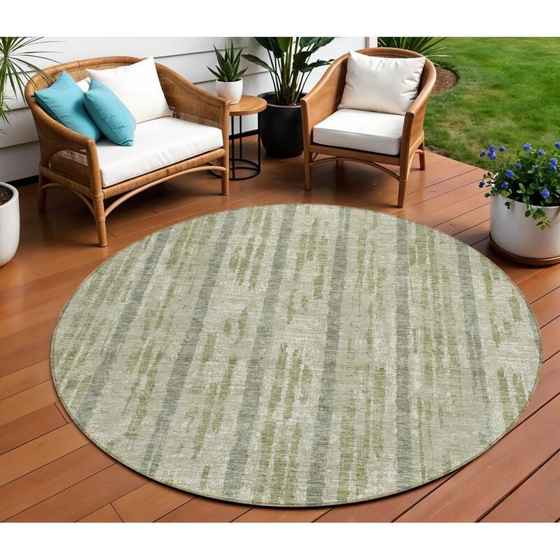 HomeRoots Striped Transitional Rectangle Outdoor Rug - 8' Round