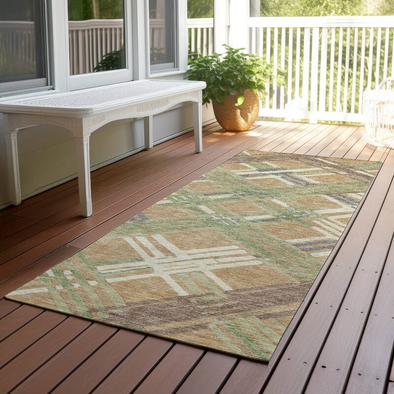 Machine Washable Indoor/ Outdoor Modern Trellis Chantille Rug - Gold - 2'3" x 7'6"