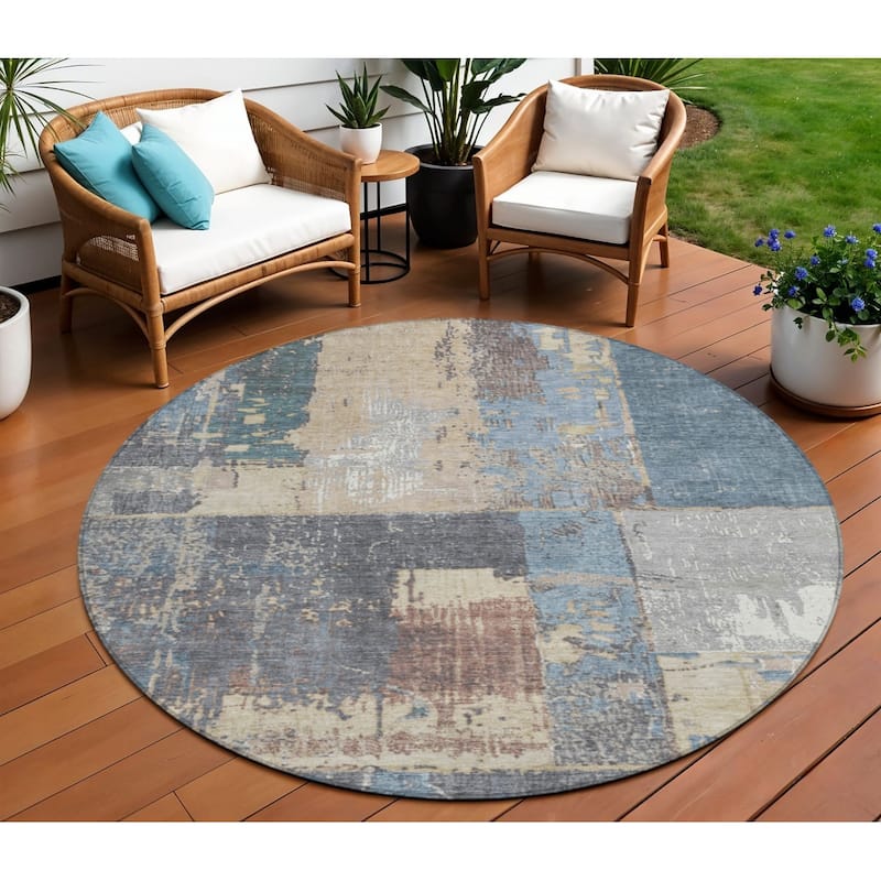 HomeRoots Abstract Transitional Rectangle Outdoor Rug - 8' Round