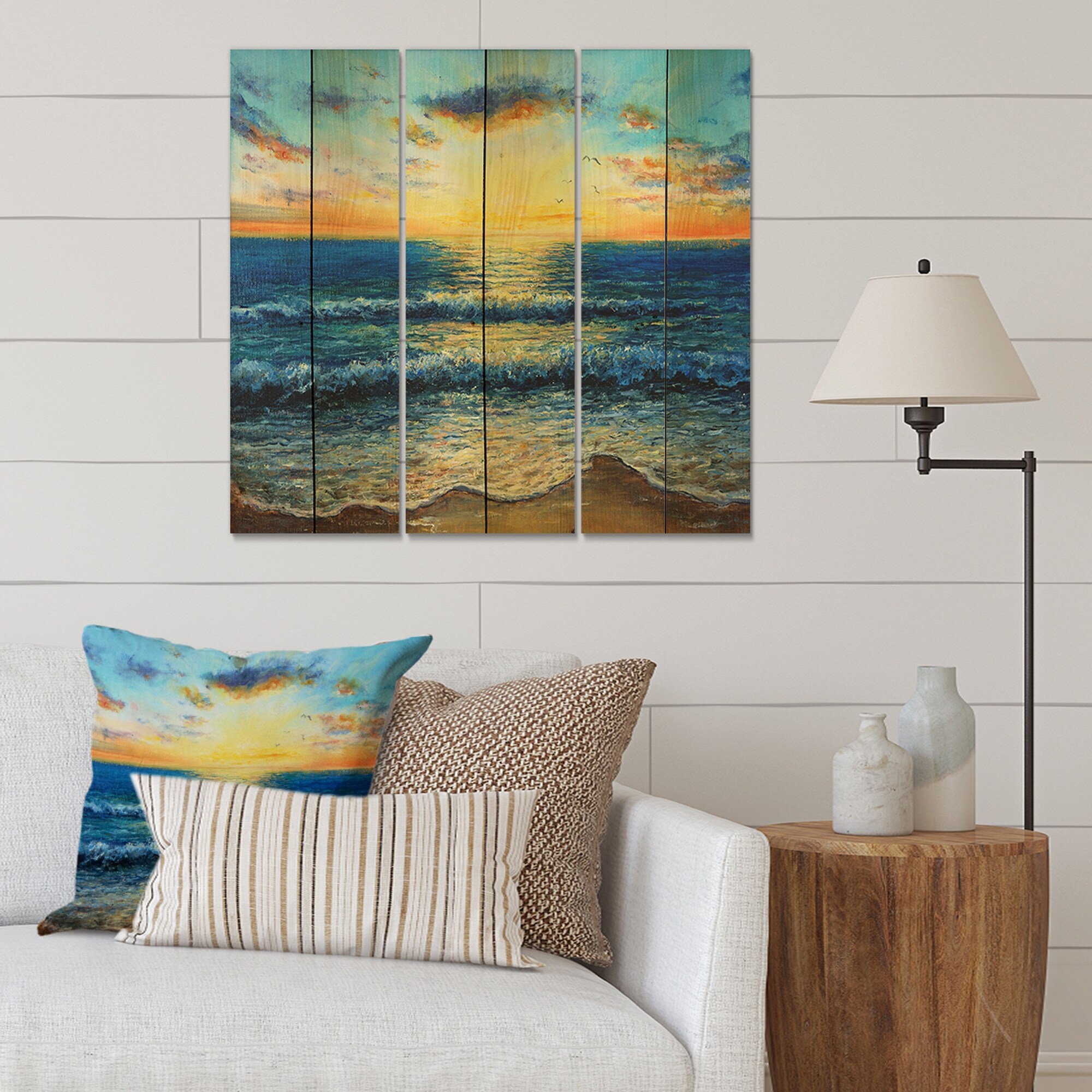 Designart 'Morning Light On The Ocean Waves I' Nautical &-image
