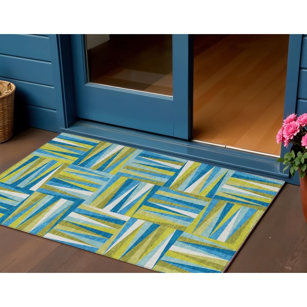 HomeRoots Geometric Transitional Rectangle Outdoor Rug