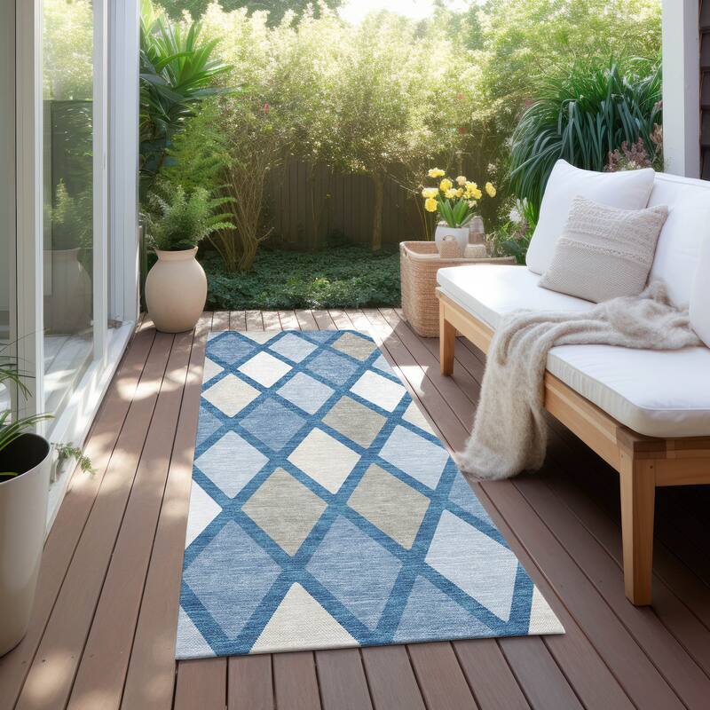 Machine Washable Indoor/ Outdoor Chantille Diamond Prism Rug - Denim - 2'3" x 7'6"