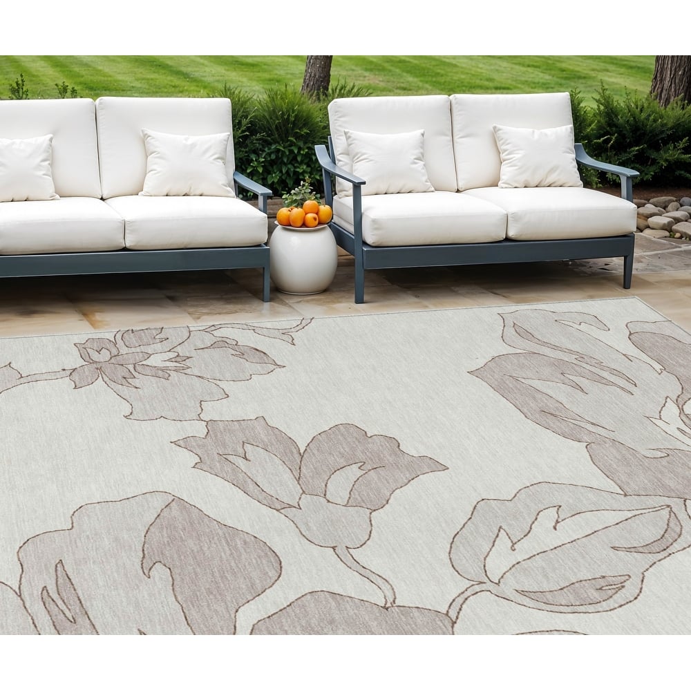 HomeRoots Floral Transitional Rectangle Outdoor Rug