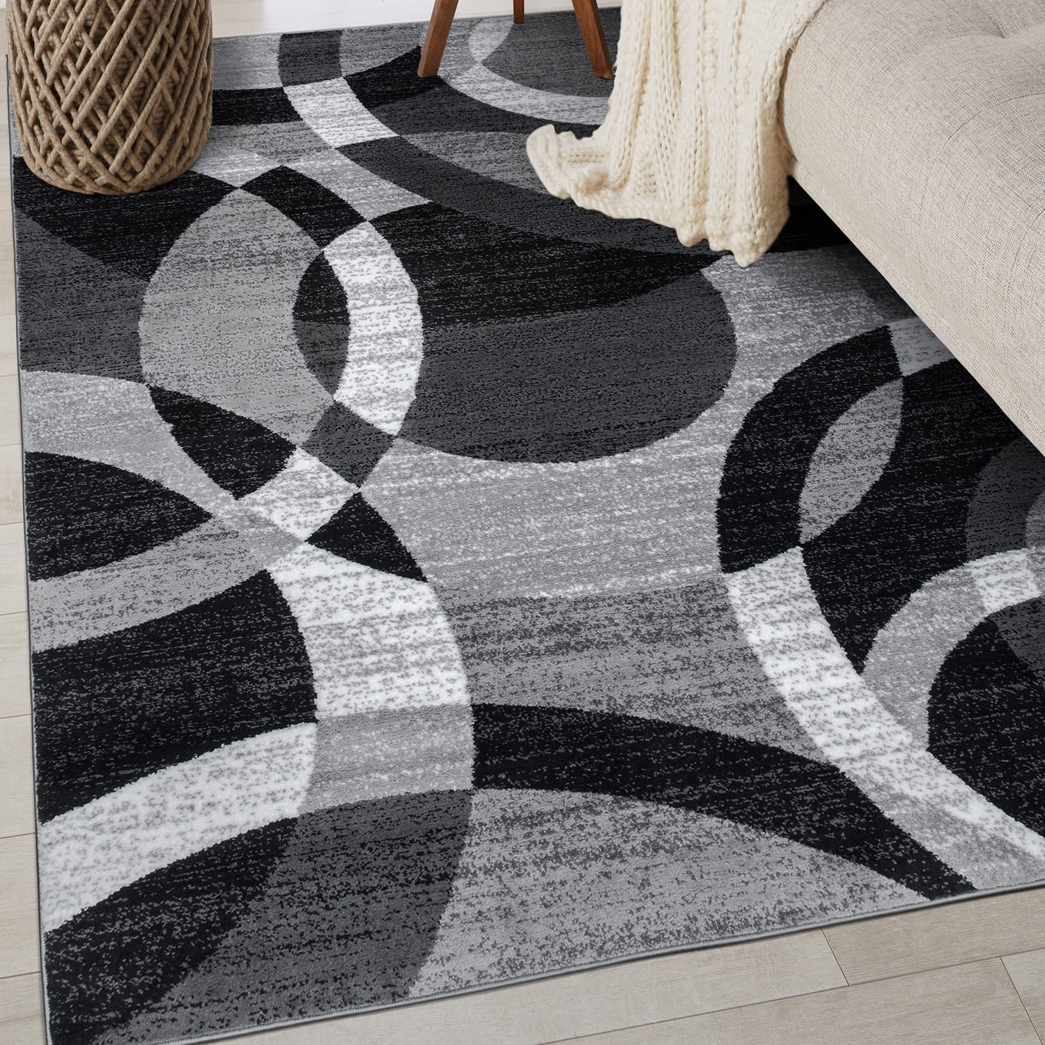 https://ak1.ostkcdn.com/images/products/is/images/direct/cfaf29eae85e75cea71fb1600d433c9158fb0925/World-Rug-Gallery-Geometric-Circles-Area-Rug.jpg