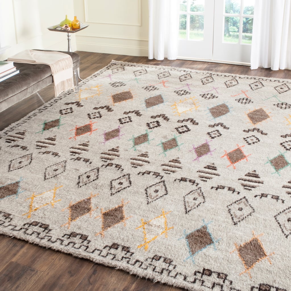 SAFAVIEH Hand-knotted Kenya Roelofje Southwestern Tribal Wool Rug