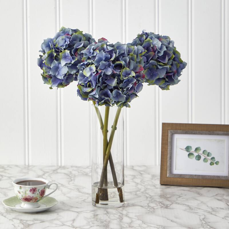 18" Hydrangea Artificial Arrangement in Glass Vase