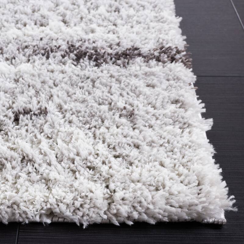 SAFAVIEH Berber Shag Addison Rug