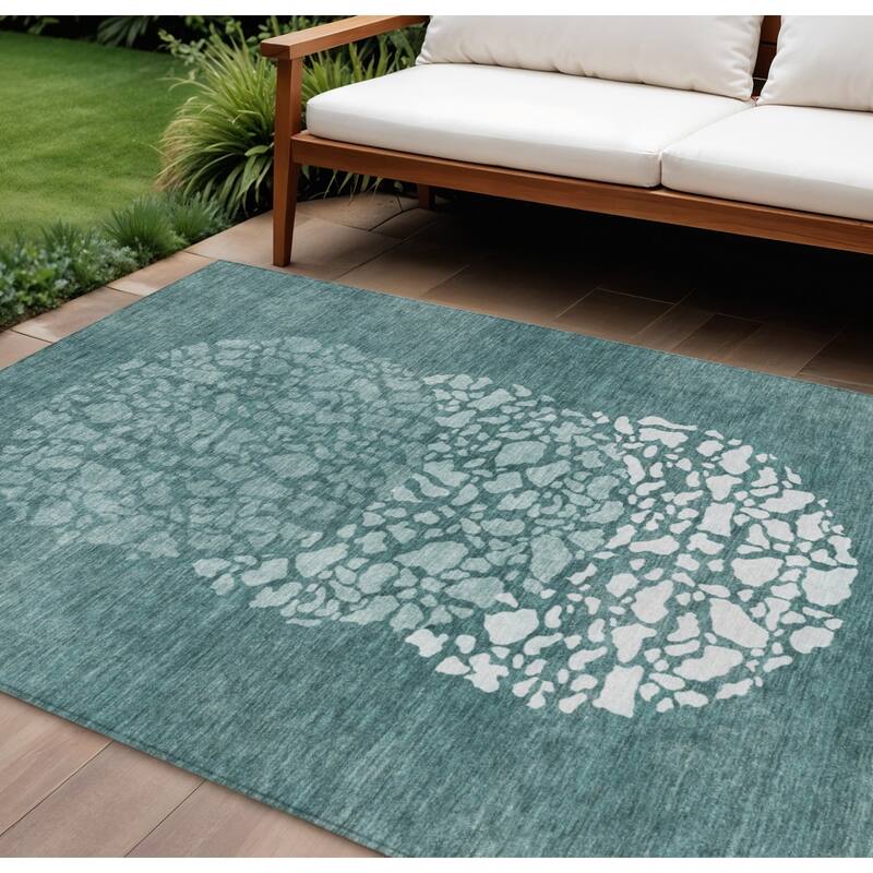 HomeRoots Abstract Transitional Rectangle Outdoor Rug - 8' X 10'