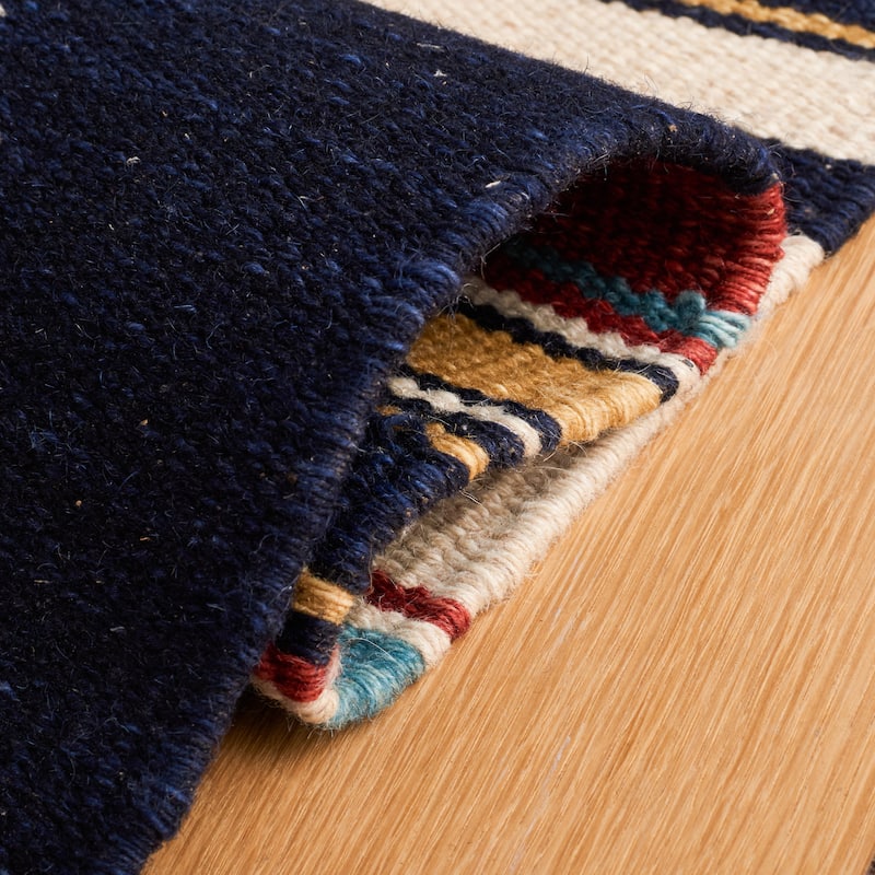 SAFAVIEH Kilim Juliann Southwestern Wool Fringe Rug