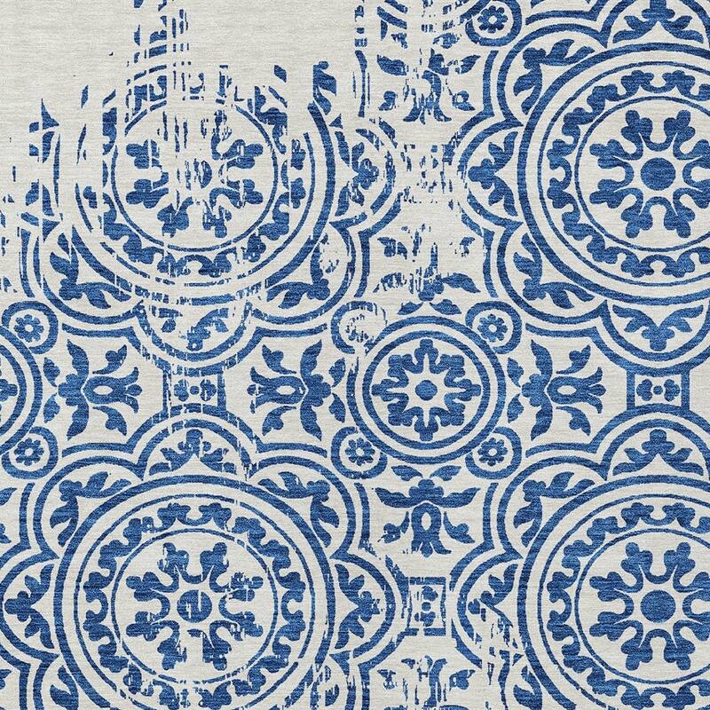 HomeRoots Medallion Transitional Rectangle Outdoor Rug