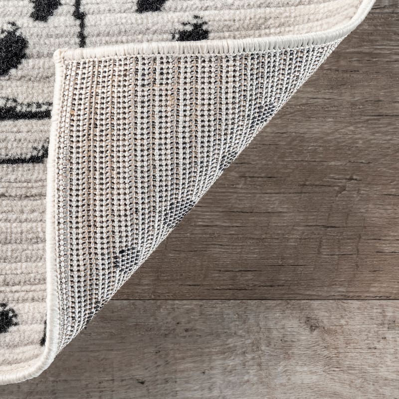 Nuloom Mila Moroccan Diamond Trellis Area Rug