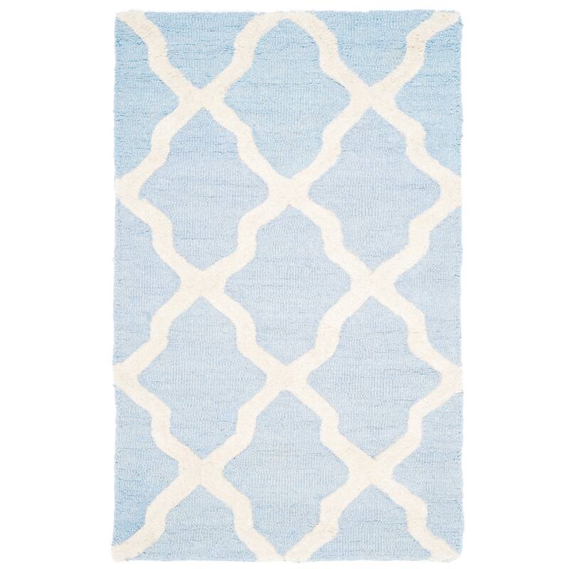 SAFAVIEH Handmade Cambridge Eirny Moroccan Trellis Wool Rug - 2'6" x 4' - Light Blue/Ivory