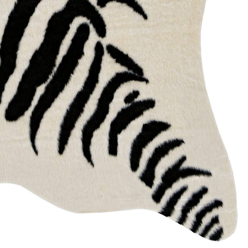 Faux Cowhide Area Rug - 5' x 6'6"