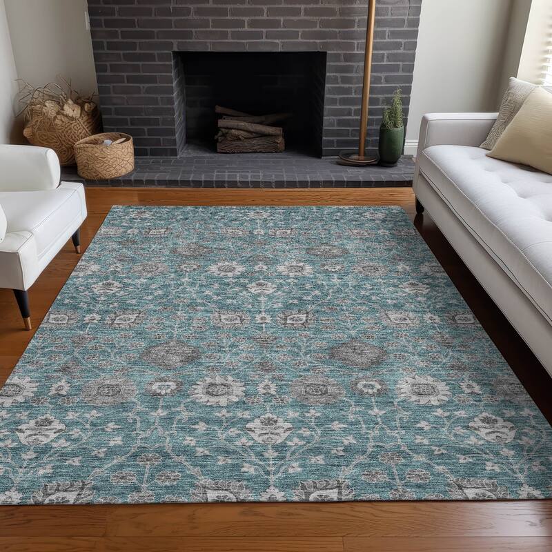 Machine Washable Indoor/ Outdoor Traditional Casual Chantille Rug