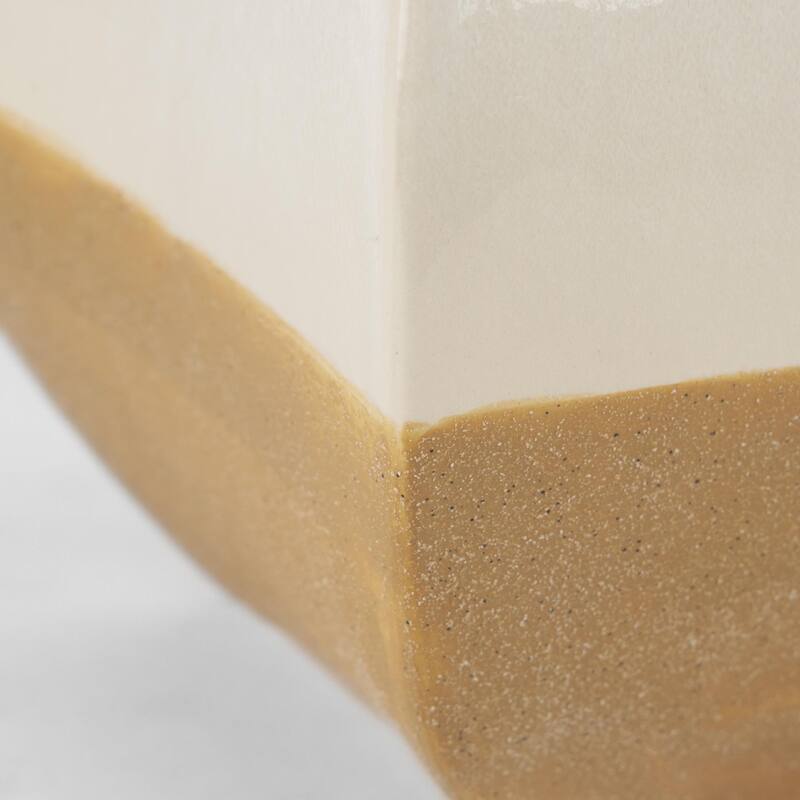 Vania Short Off White Texture Vase