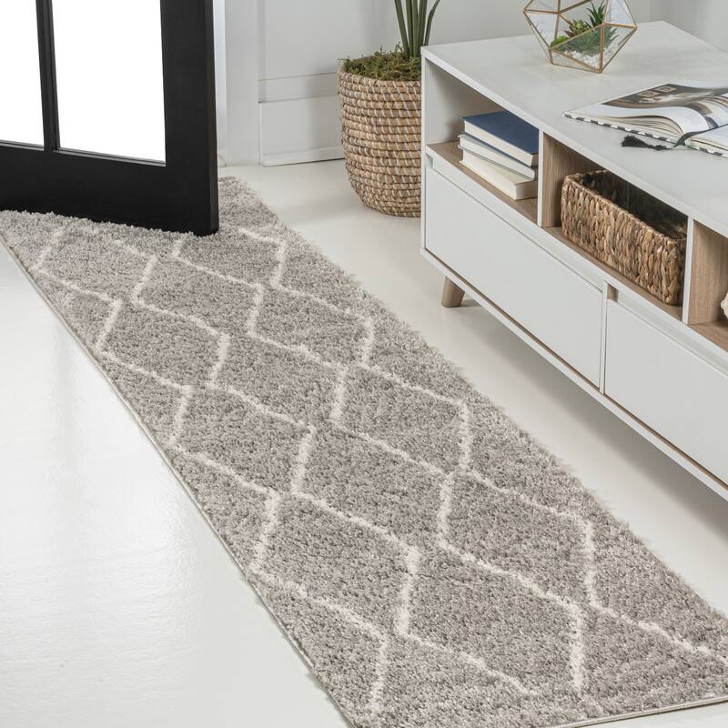 JONATHAN Y Petra Moroccan Diamond Shag Area Rug